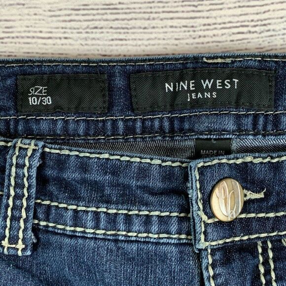 Nine West Jeans Capri 10 30 Dark Wash Embellished Pockets Inseam 22" Cuffed - Picture 7 of 9